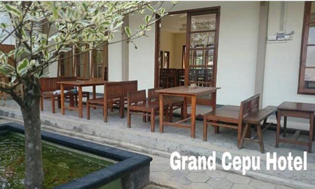 Grand Cepu Hotel 29/35