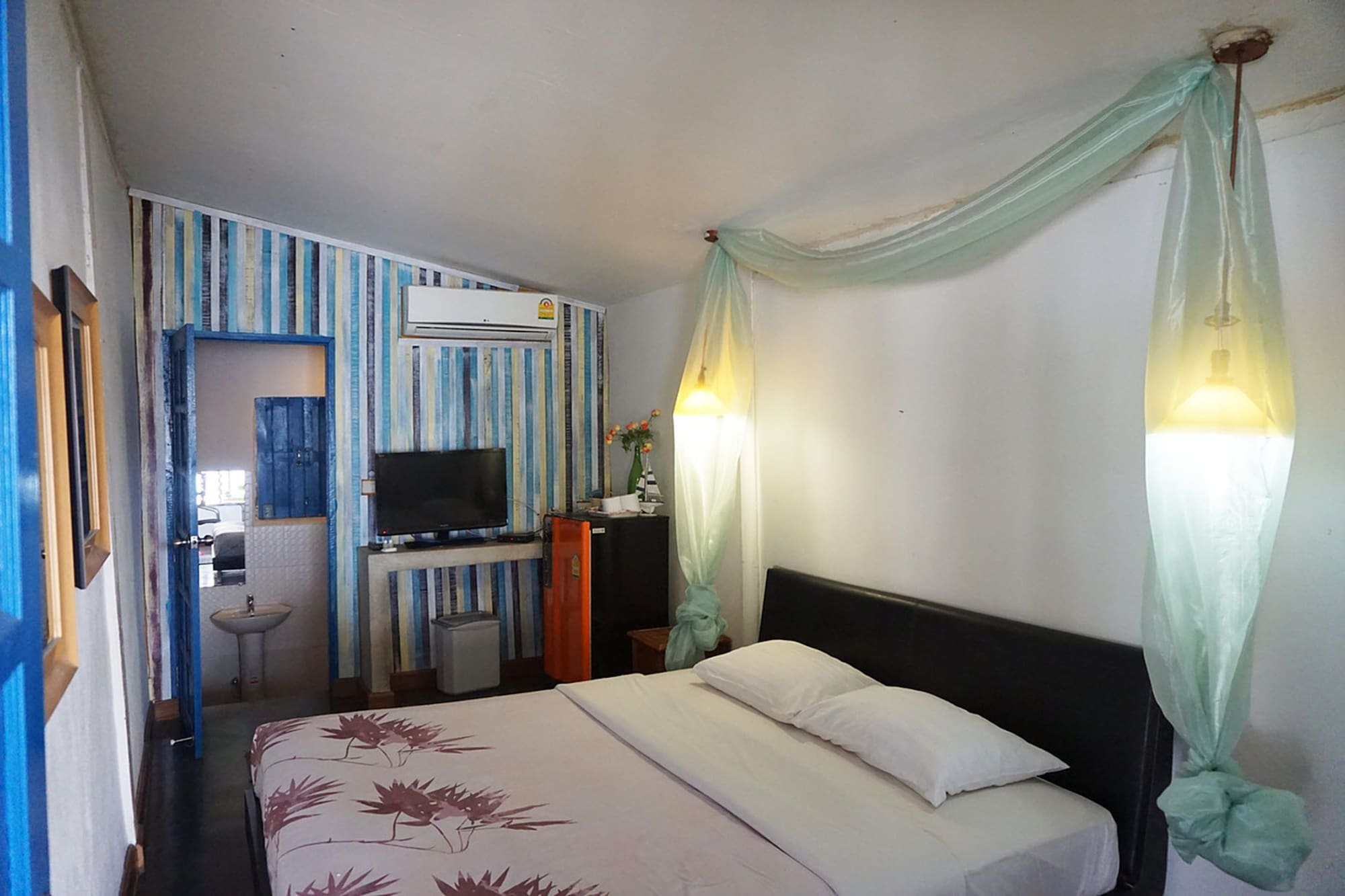 Standard, King Bed