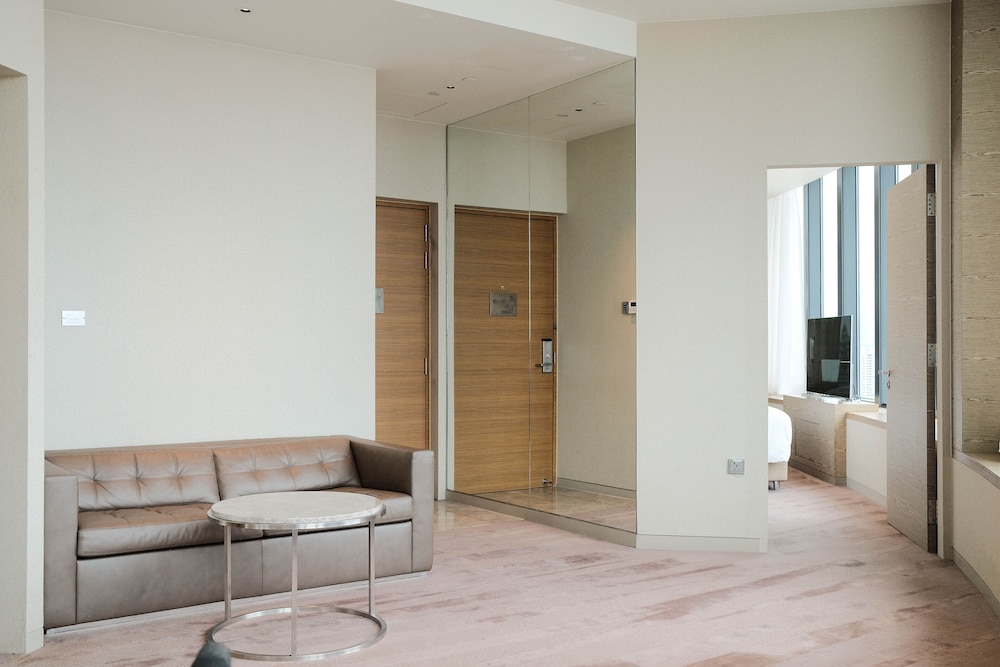 One Farrer Hotel 29/69