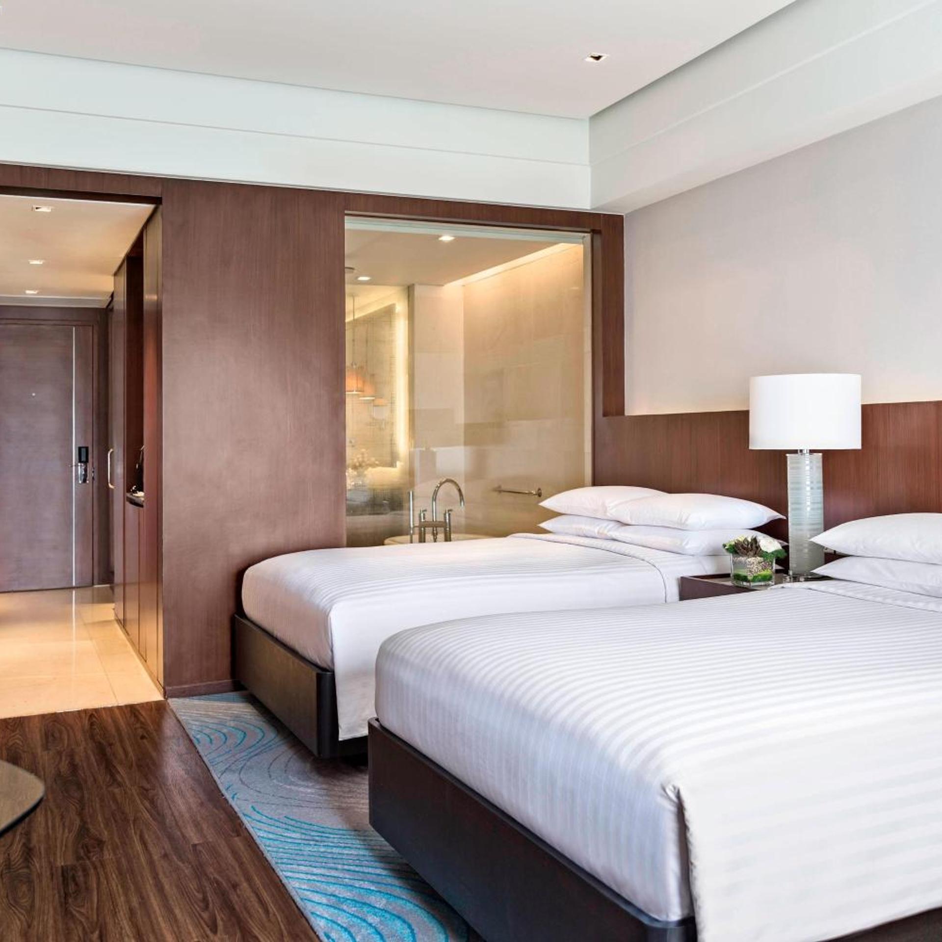 Guest Room, 2 Double Beds, Street View