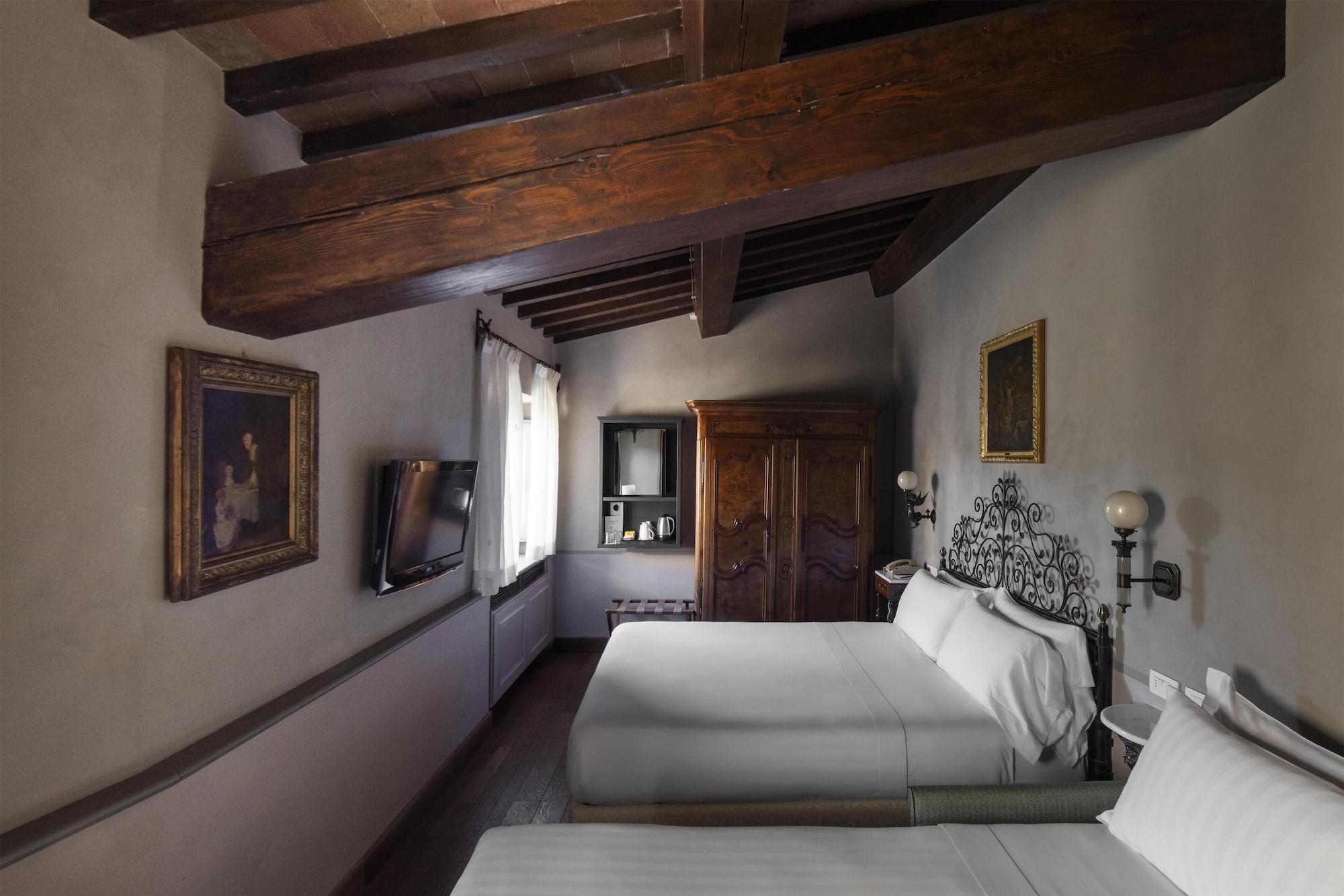 Classic, Multiple Beds