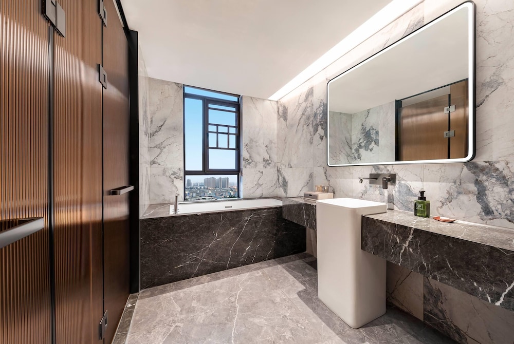 Days Hotel by Wyndham Changsha Xingsha 33/35