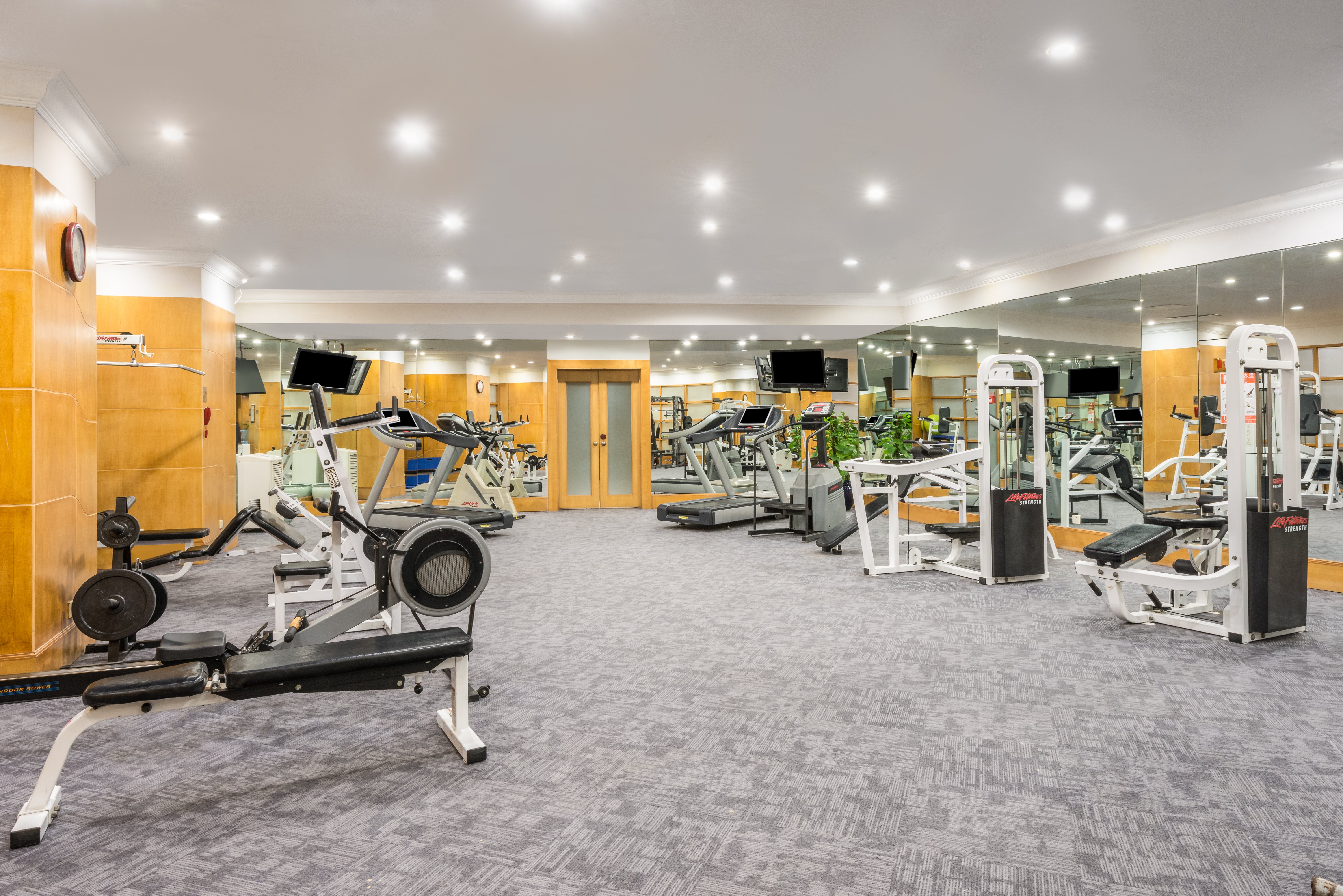 Crowne Plaza Hotel Qingdao 25/50