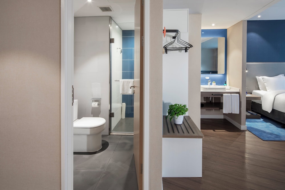 جناح بسرير كينج بمنطقة جلوس في الطابق العلوي، Holiday Inn Express Shanghai Chongming 8/9
