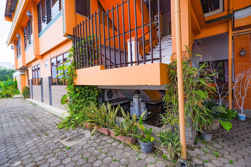 OYO 2855 Sartika Hotel Pati 5/42