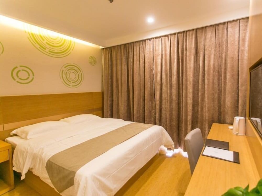 Greentree Inn Suzhou Wujiang Fenhu Development District Express Hotel 20/38