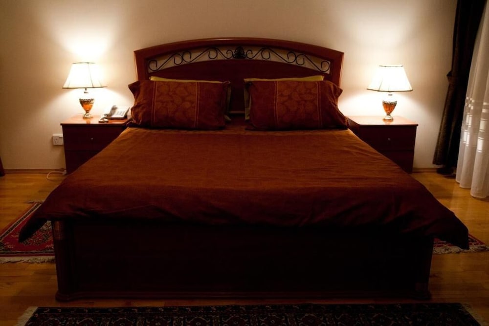 Azcot Hotel 11/45