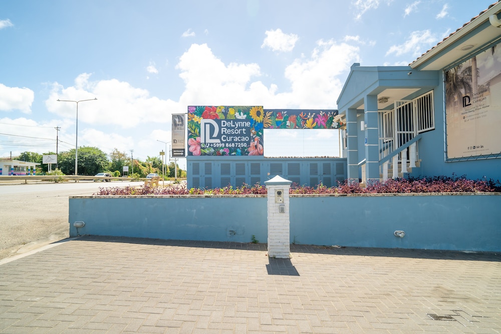 Delynne Boutique Hotel 42/50