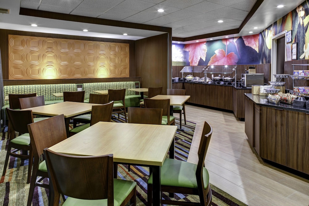 Fairfield Inn Suites Atlanta Suwanee 22/27