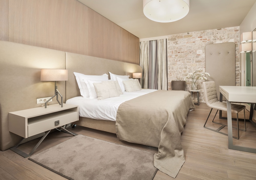 ART HOTEL KALELARGA 7/67