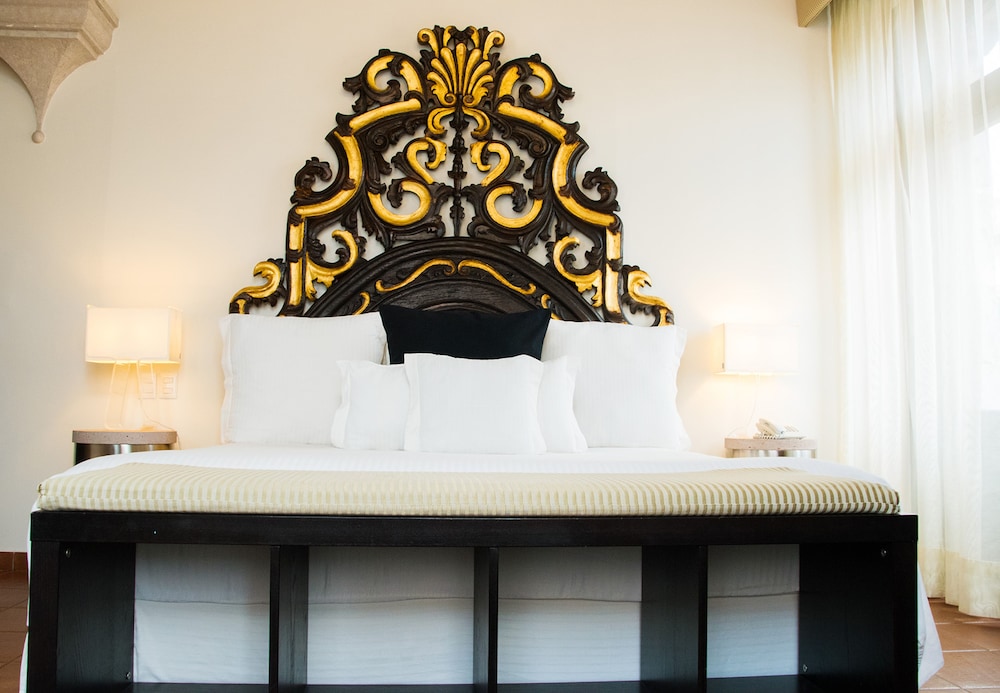 Herencia Hotel By Hosting House 3/50