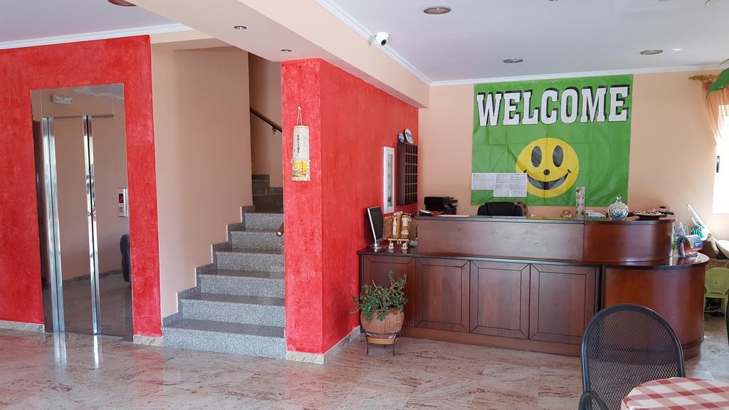 Kalias Hotel 9/51