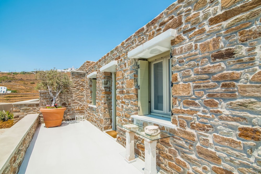 Aeolis Tinos Suites in TINOS