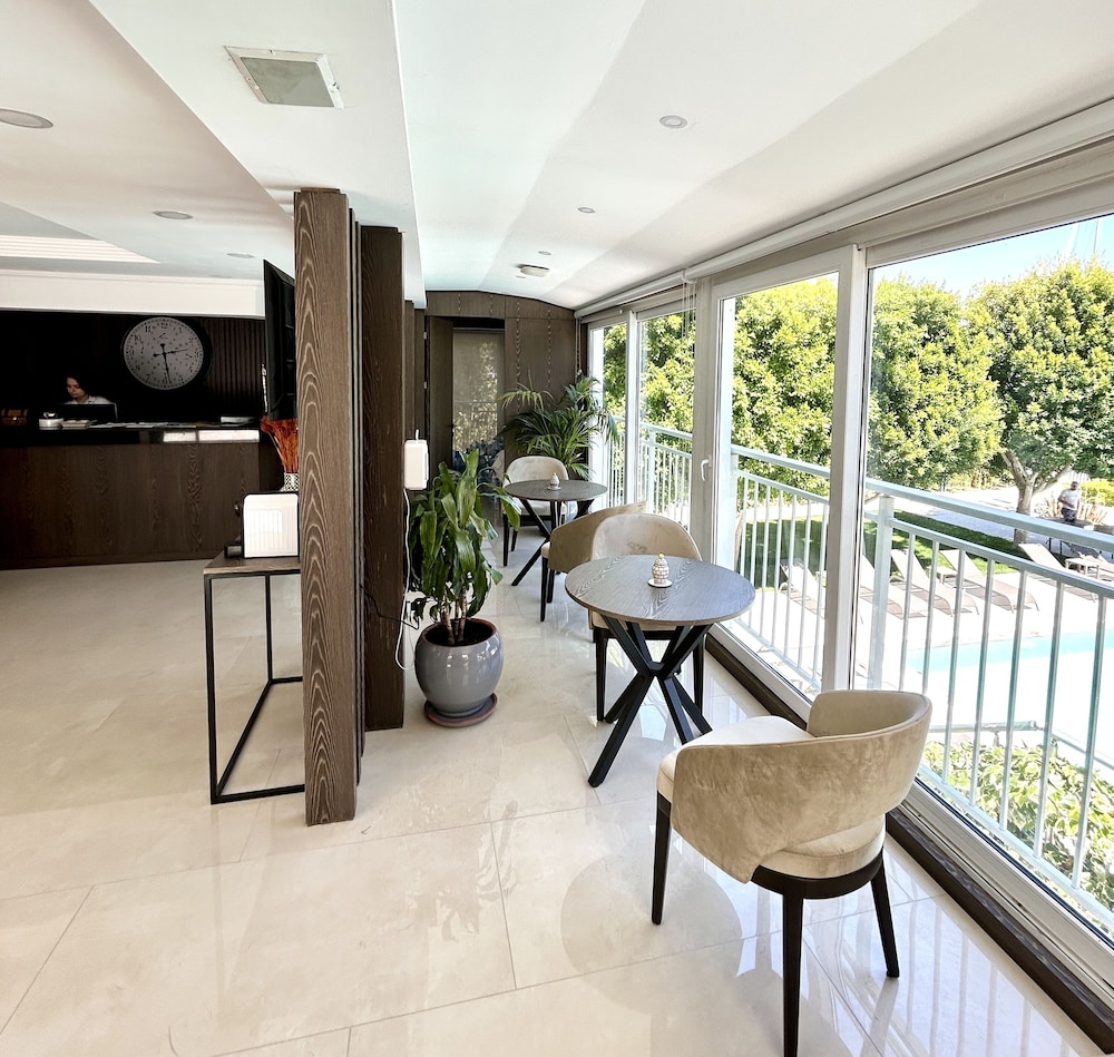 MARINA BOUTIQUE FETHIYE 20/50