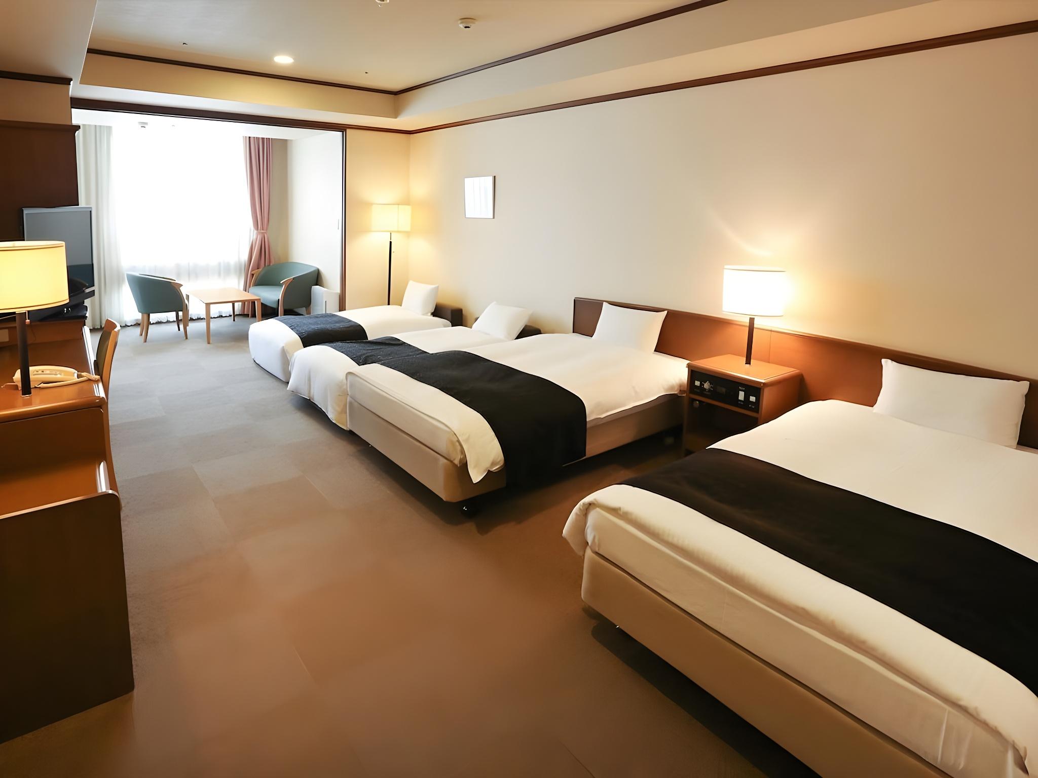 Economy, Quadruple, 2 Double Beds, Two Extra Beds, Smoking