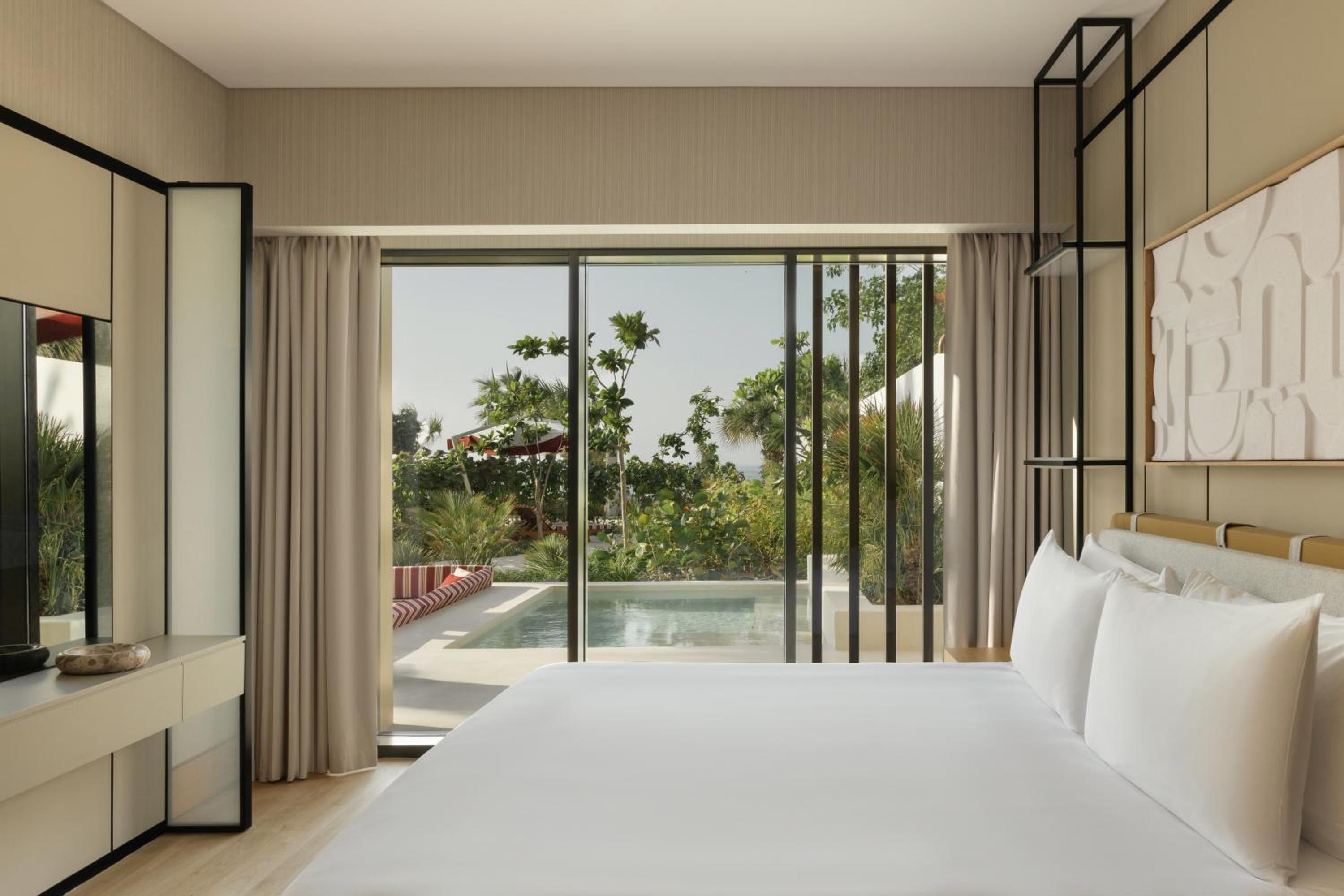 Breaking Waves, Suite, Private Pool