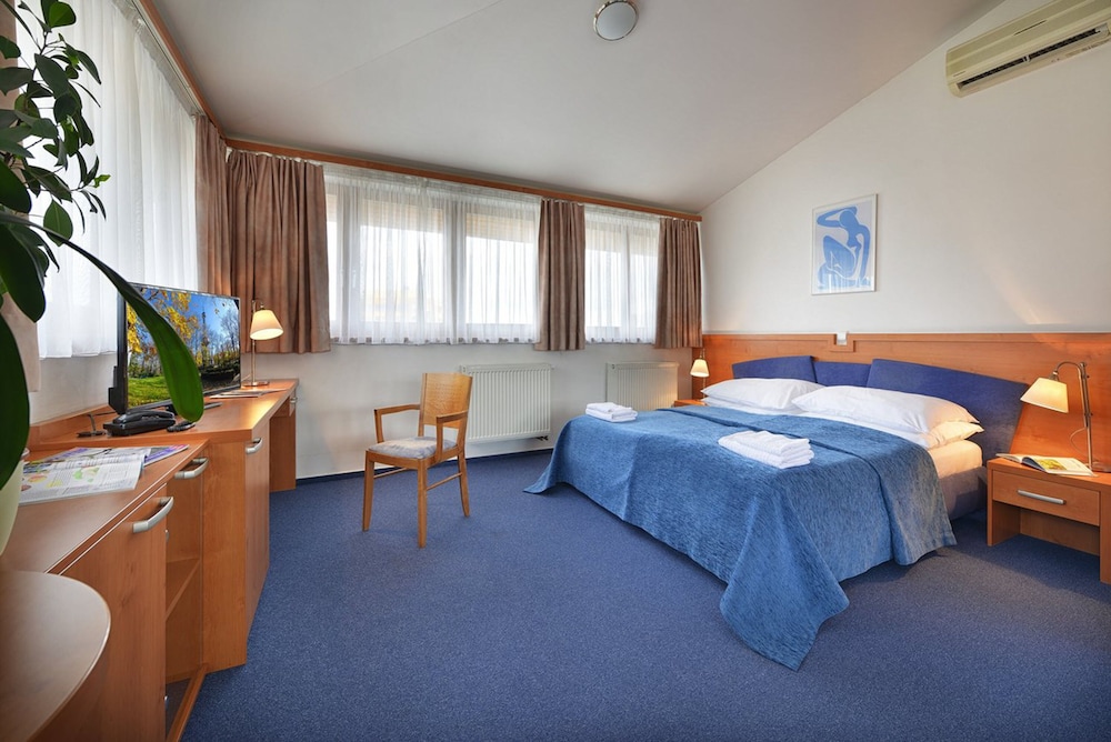 Ea Hotel Populus 12/53