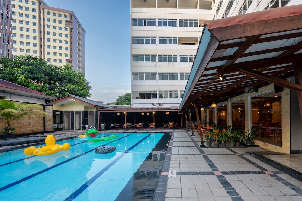 Hotel Marcopolo Jakarta 80/83
