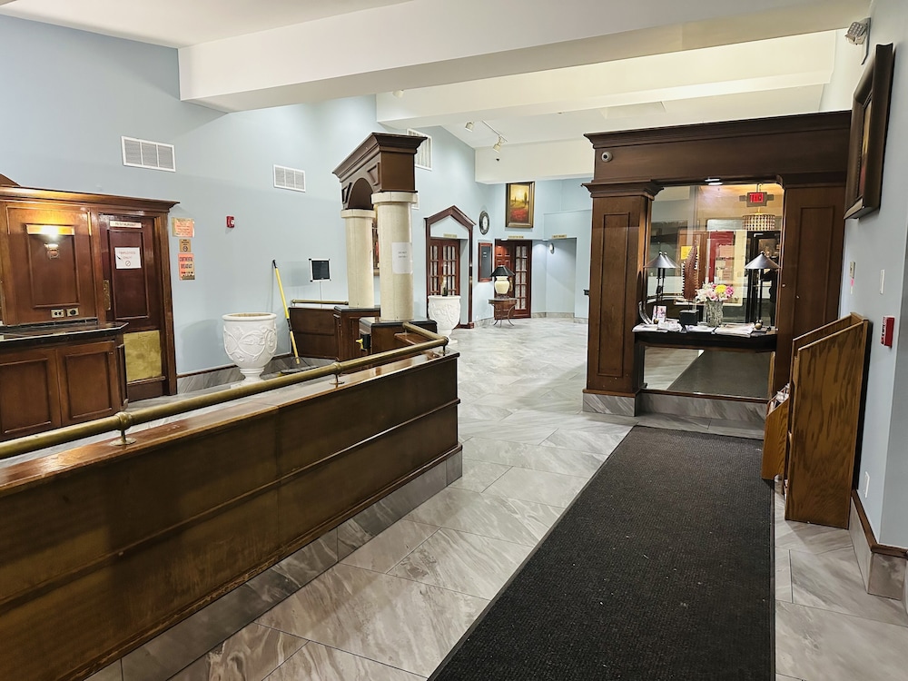 Town Inn 4/40