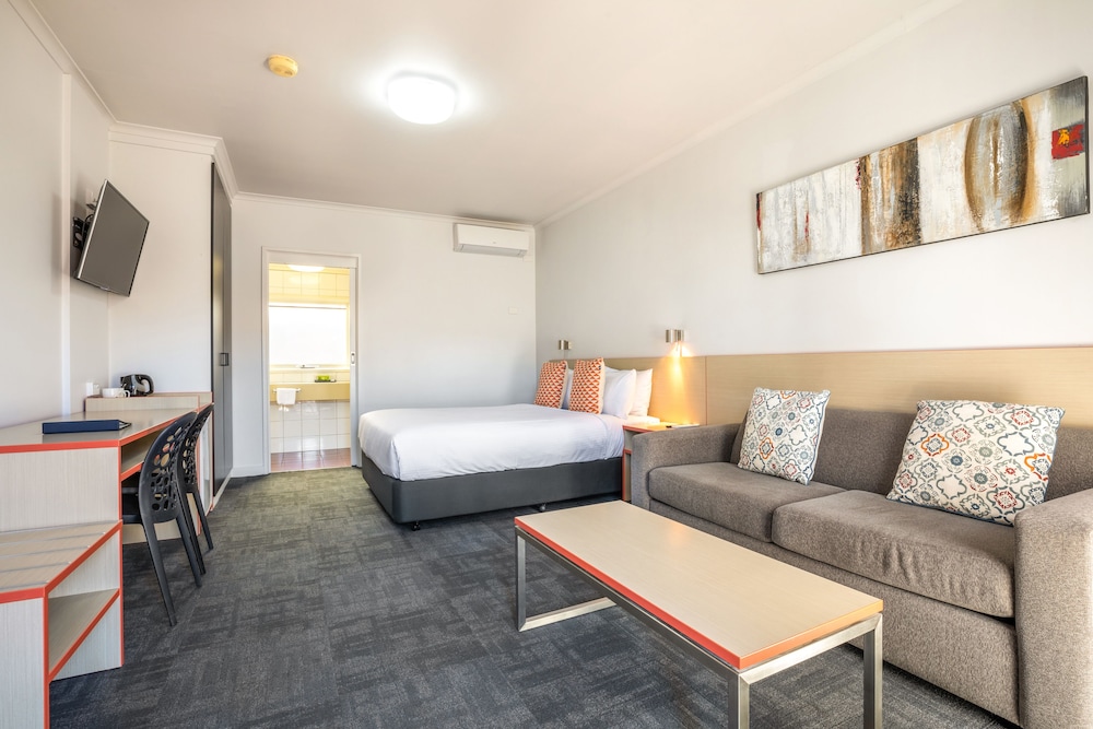 Nightcap at Ferntree Gully Hotel Motel 40/65