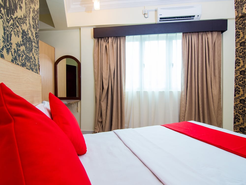 OYO 528 Andaman Sea Hotel 26/41
