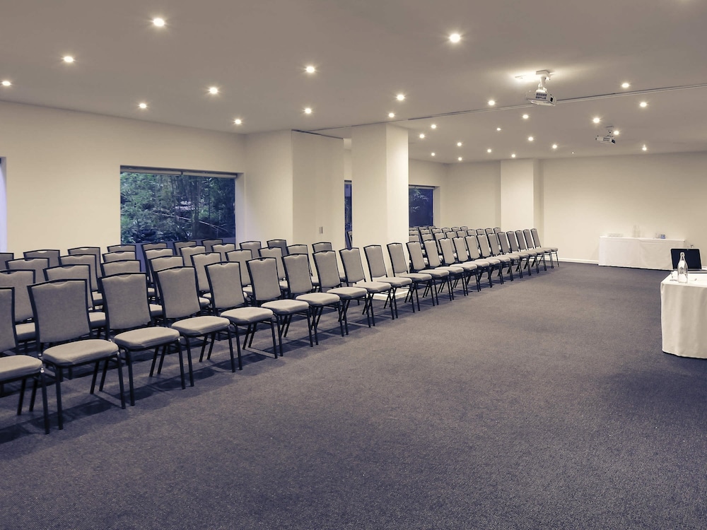 Mercure North Melbourne 49/63
