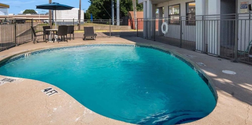 Motel6 Irving, TX - Loop 12 25/31