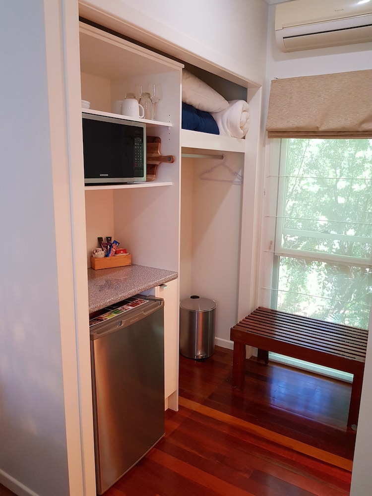 Camelot Boutique Accommodations 34/54