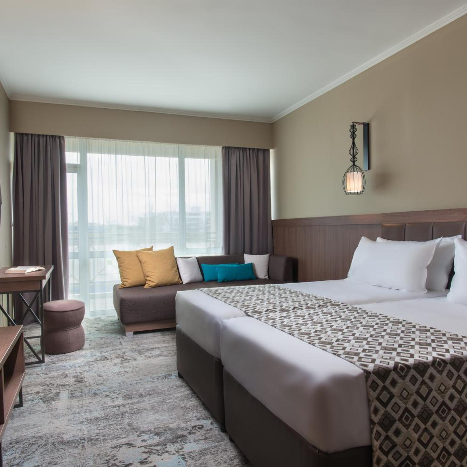 Deluxe, Twin Beds, Sea View, Balcony, Pool Access