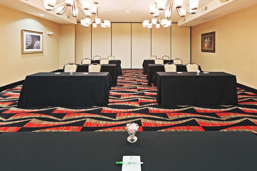 Holiday Inn Oklahoma City Airport 65/81