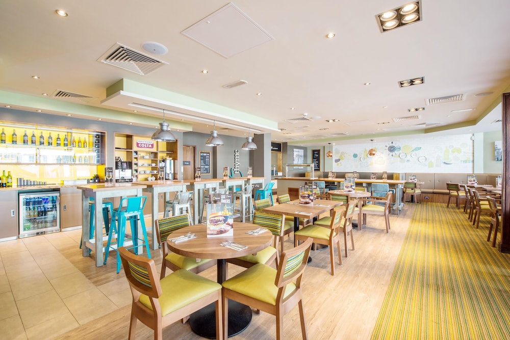 Premier Inn Eastbourne Town Centre 27/39