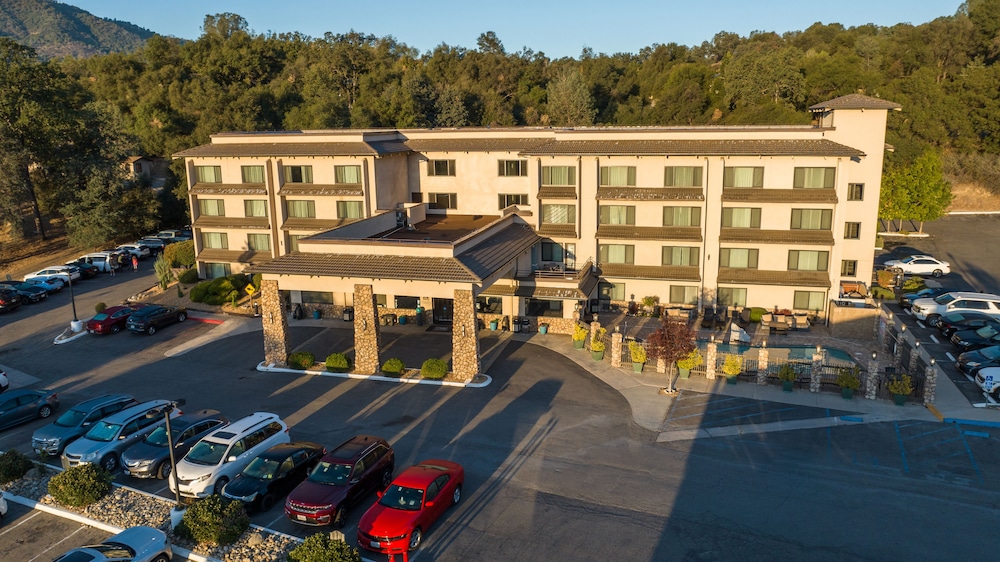 Yosemite Southgate Hotel & Suites 52/59