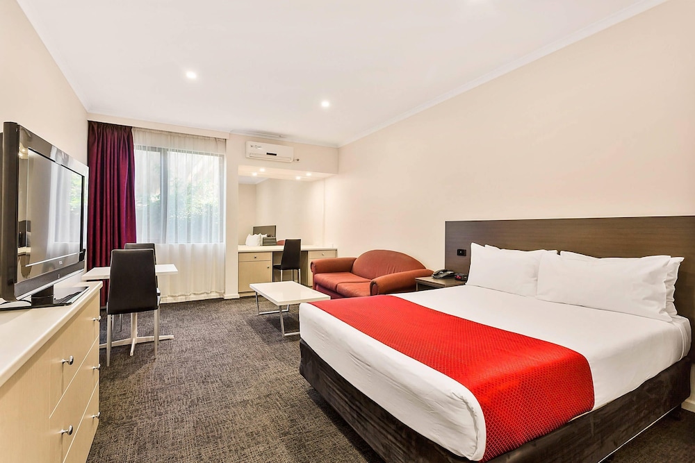 ROOM, QUEEN BED, ACCESSIBLE