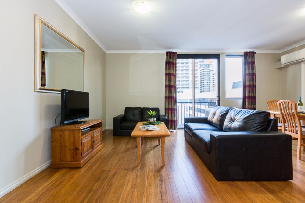 MONT CLARE BOUTIQUE APARTMENTS 18/21