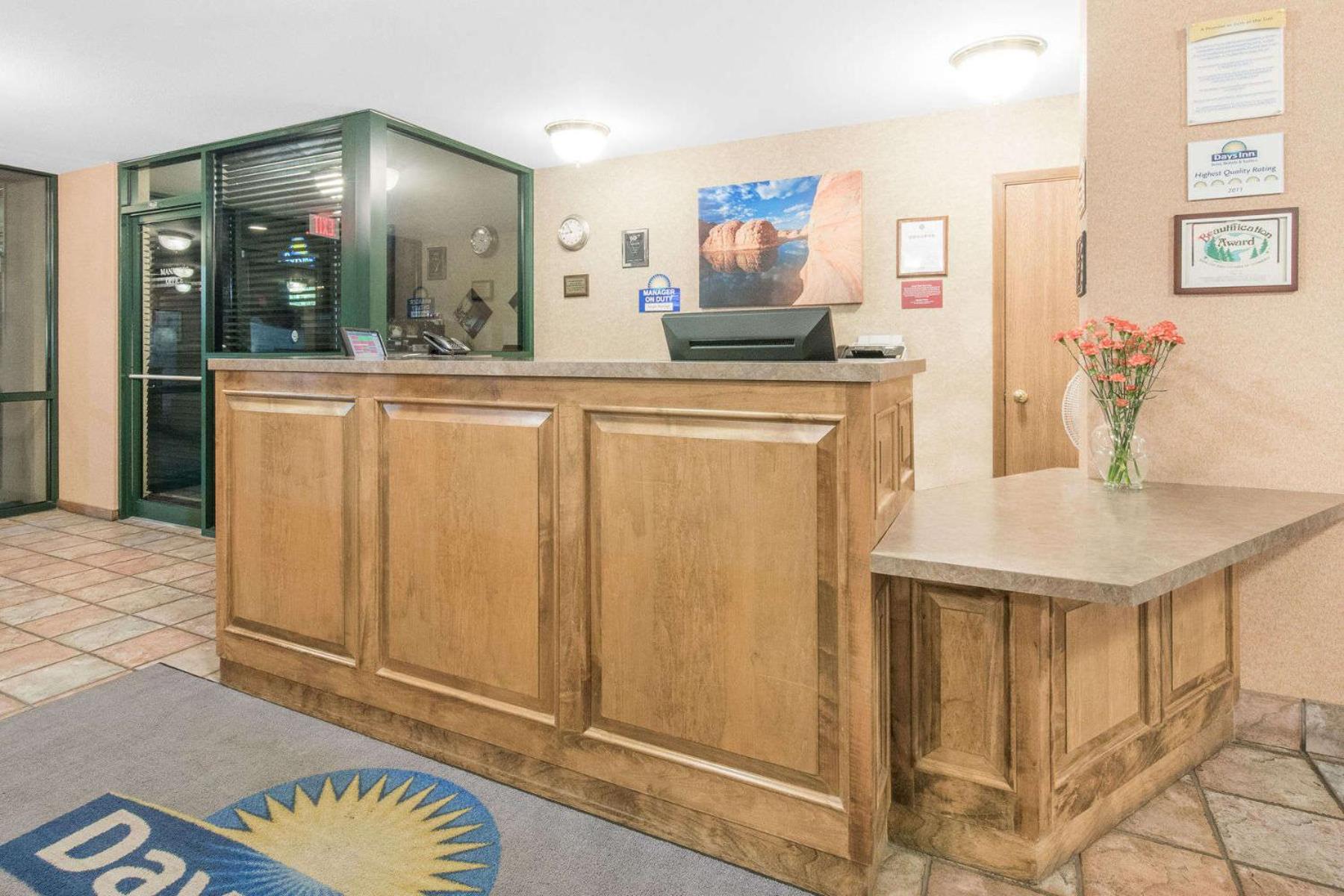 Days Inn by Wyndham West Rapid City 7/32