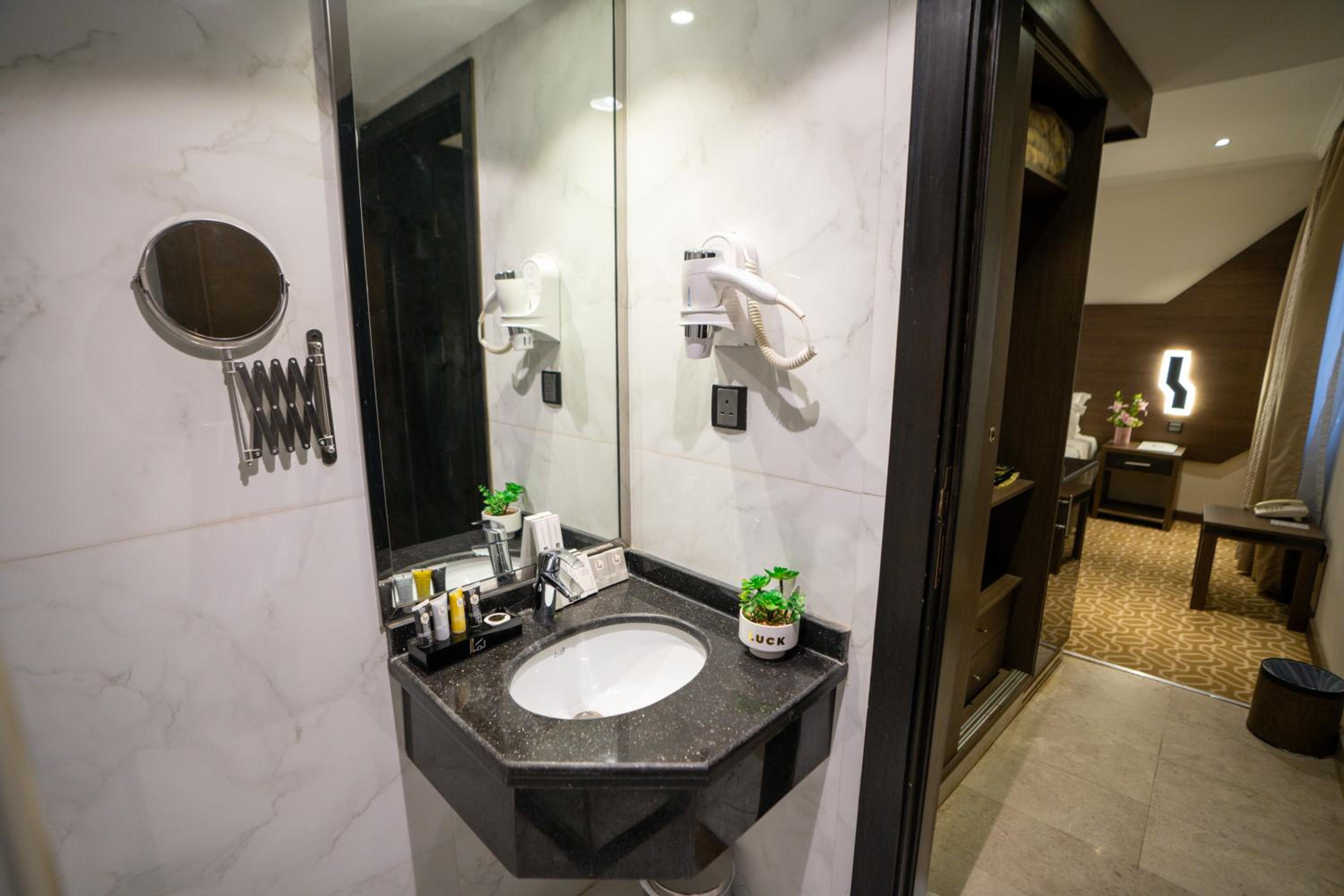 غرفة بسريرين منفصلين، فندق لمار اجياد الاول(Lamar Ajyad Hotel) 5/6