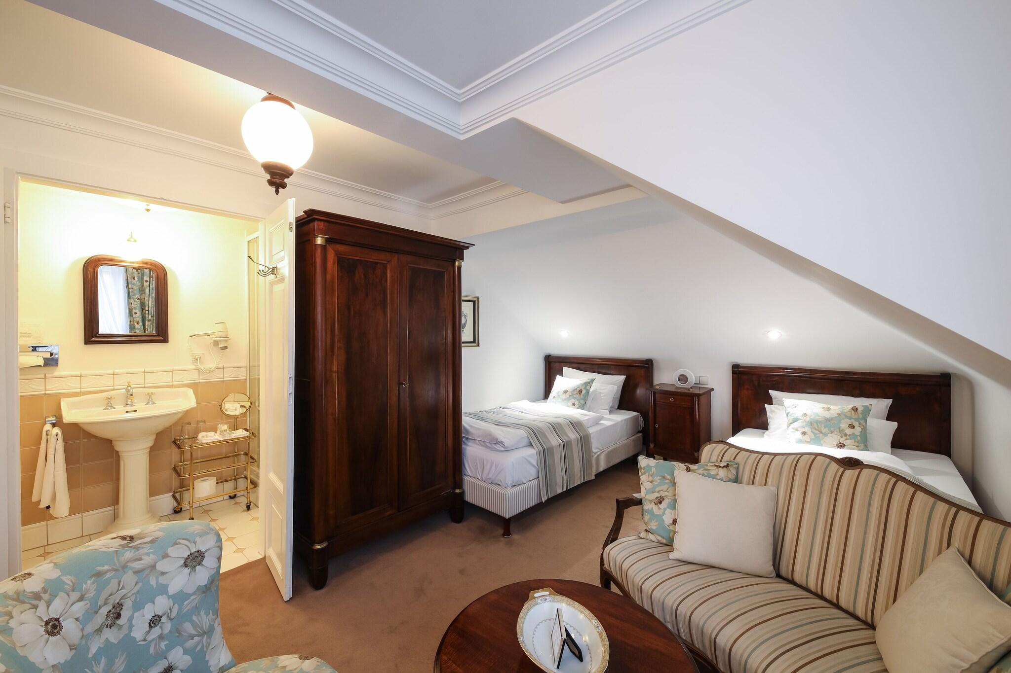 Comfort, Twin Beds