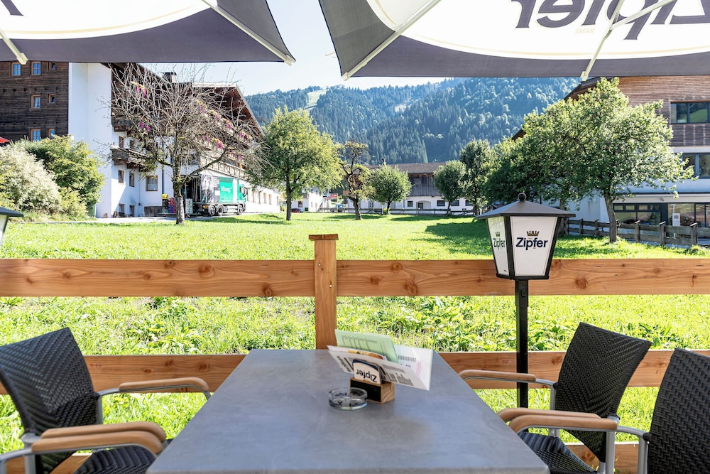 Hotel Schneeberger 57/75