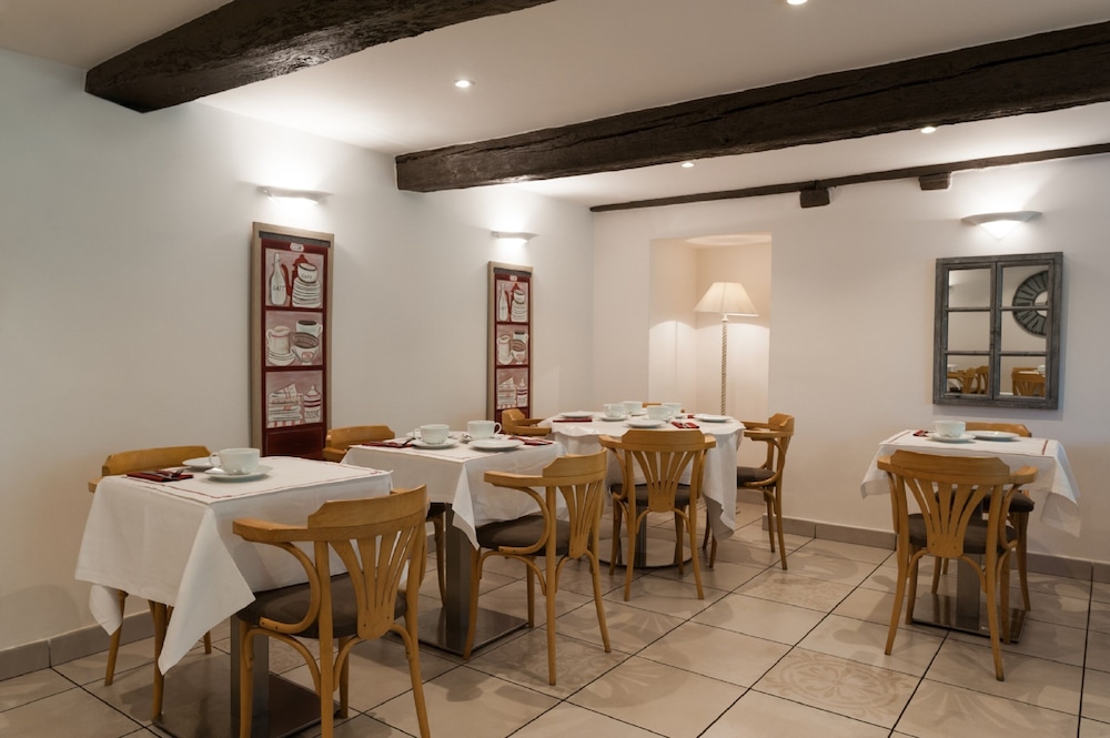 Clos St Eloi, The Originals Relais 34/51