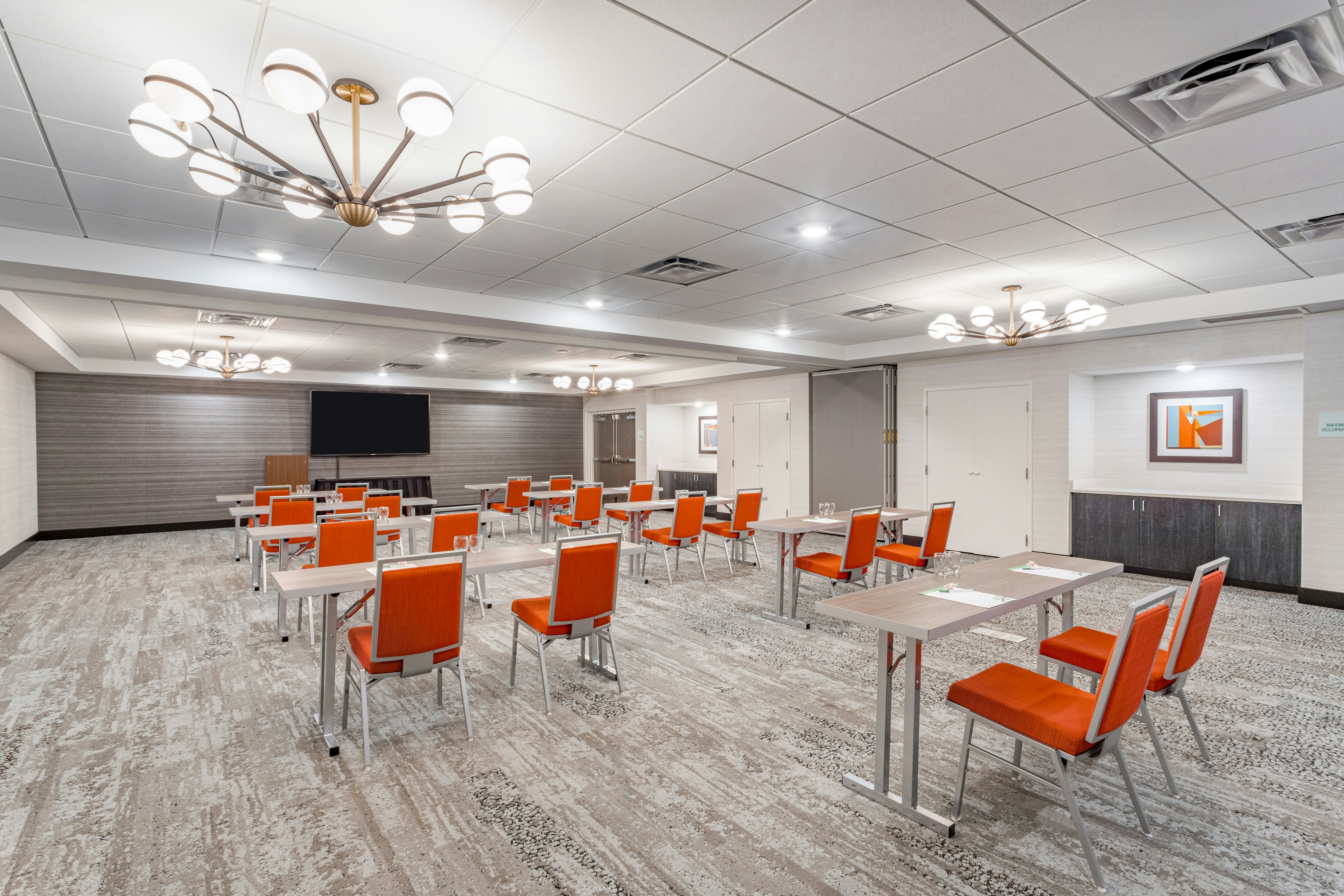 Holiday Inn Columbus an IHG Hotel (ex. Comfort Inn and Suites) 49/58