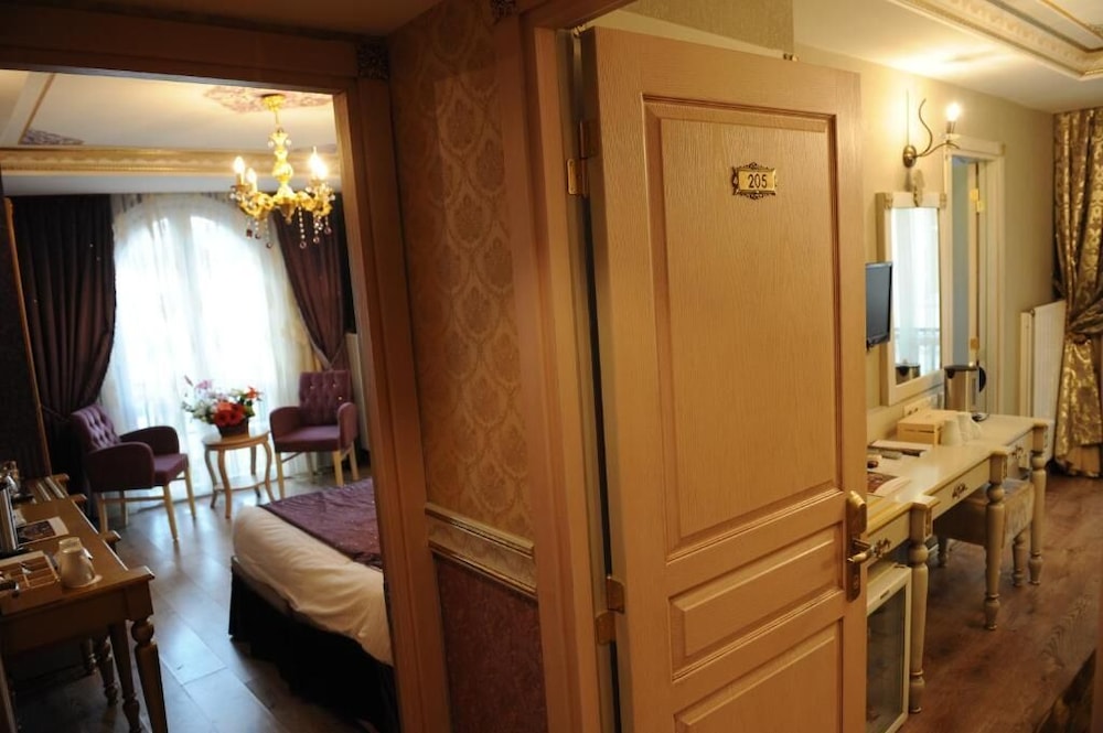 Albatros Premier Hotel 10/57