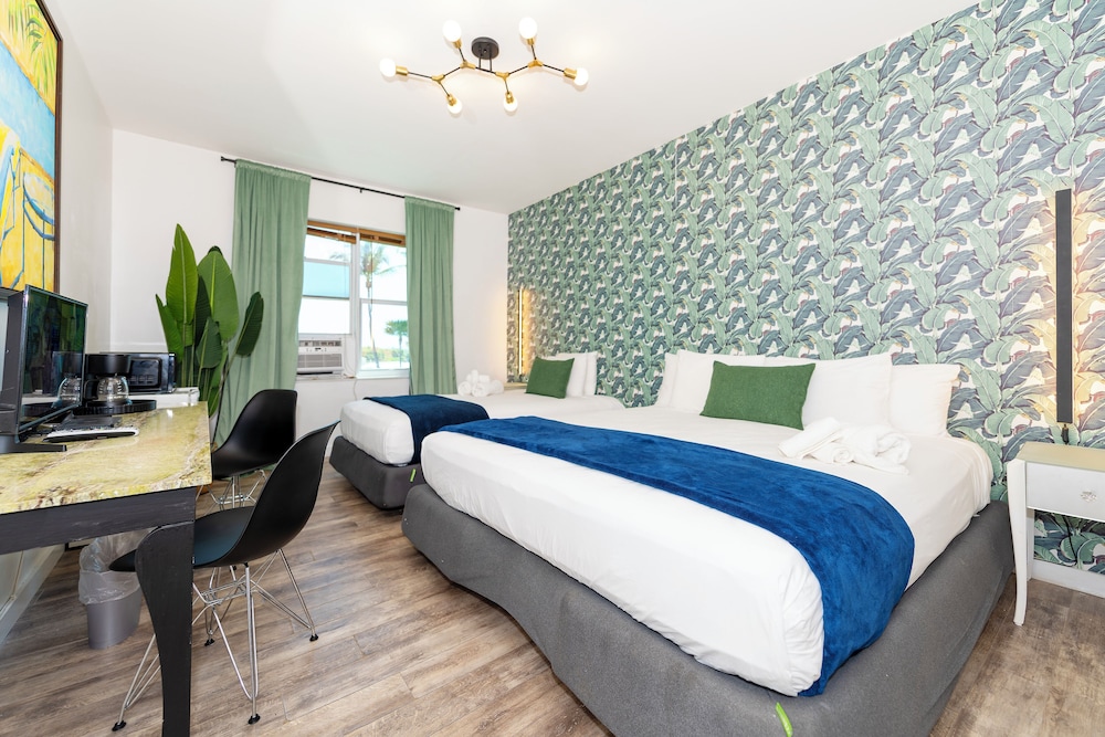 Norman's Hotel And Dining 28/62