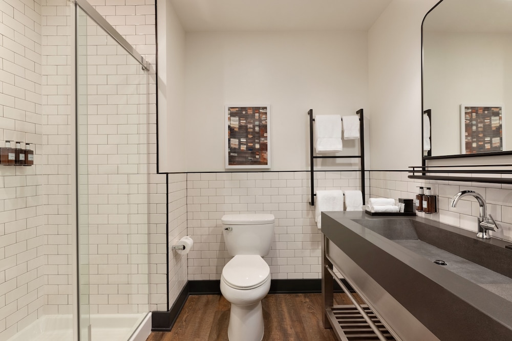 Origin Westminster, a Wyndham Hotel 42/44