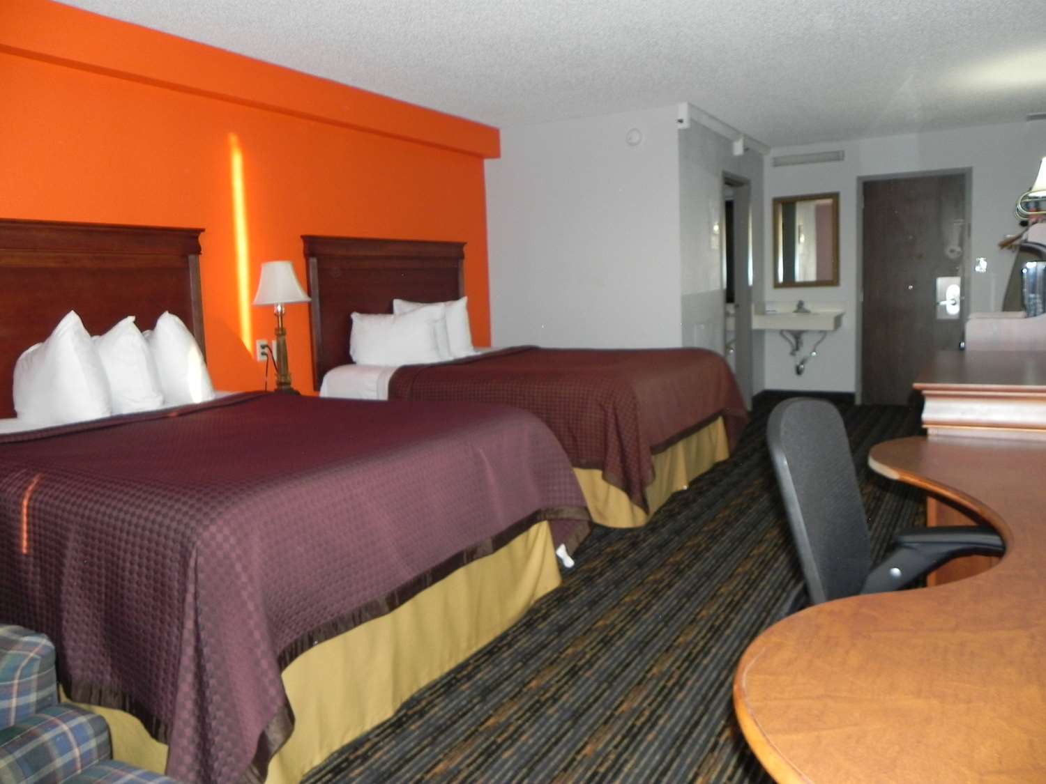 Howard Johnson by Wyndham Lexington 13/33