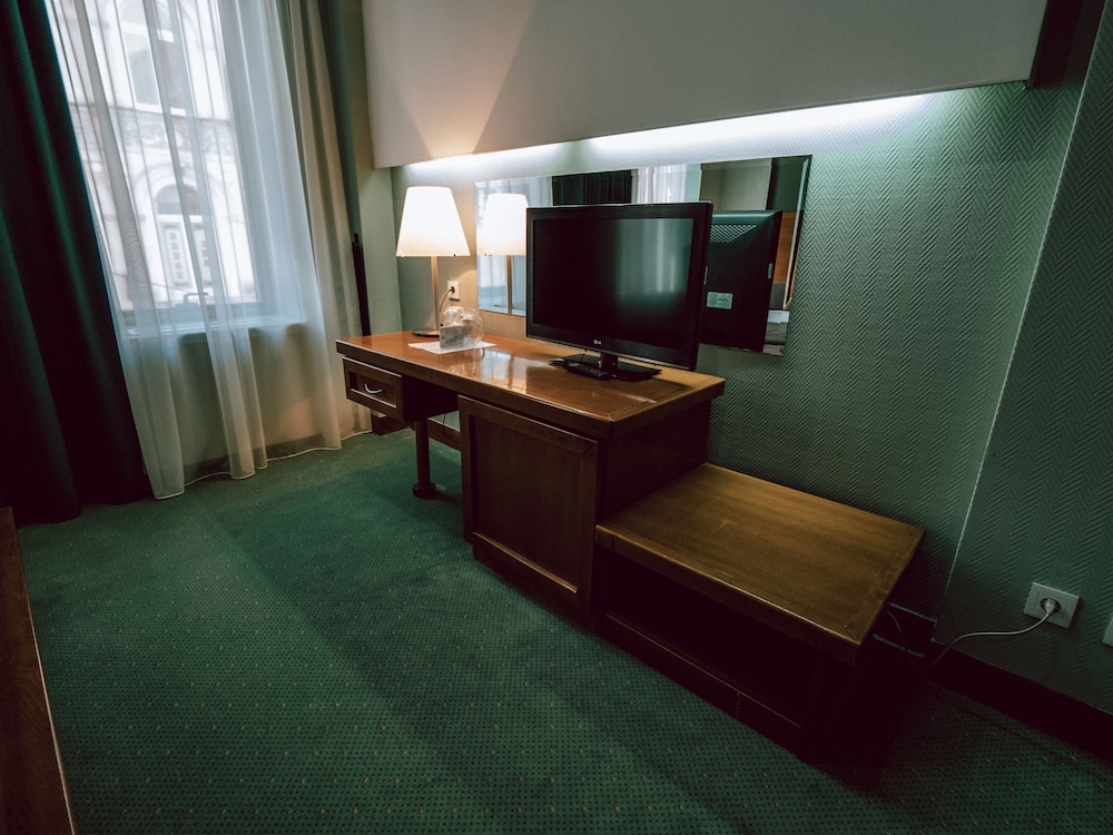 Astra Hotel 31/50