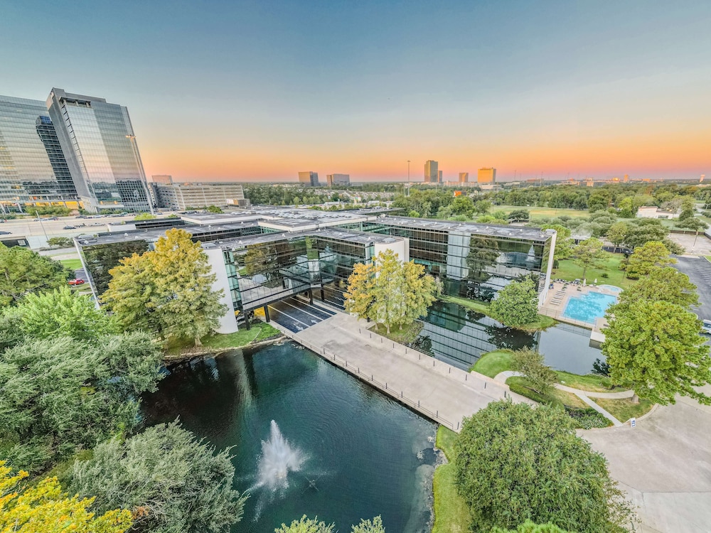 Hyatt Regency Houston West 58/61