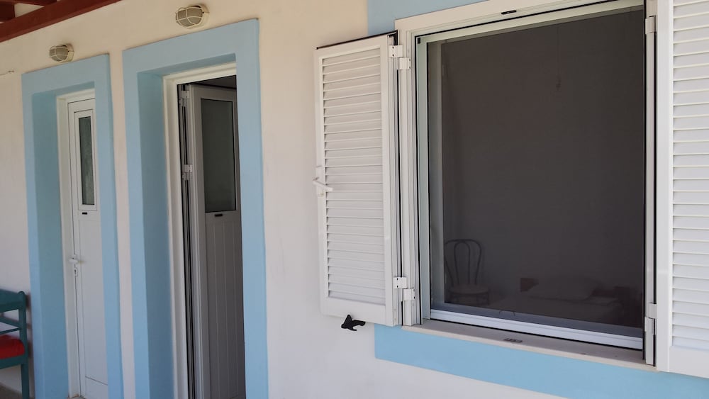 Grandma Vasiliki Rooms To Let 21/55