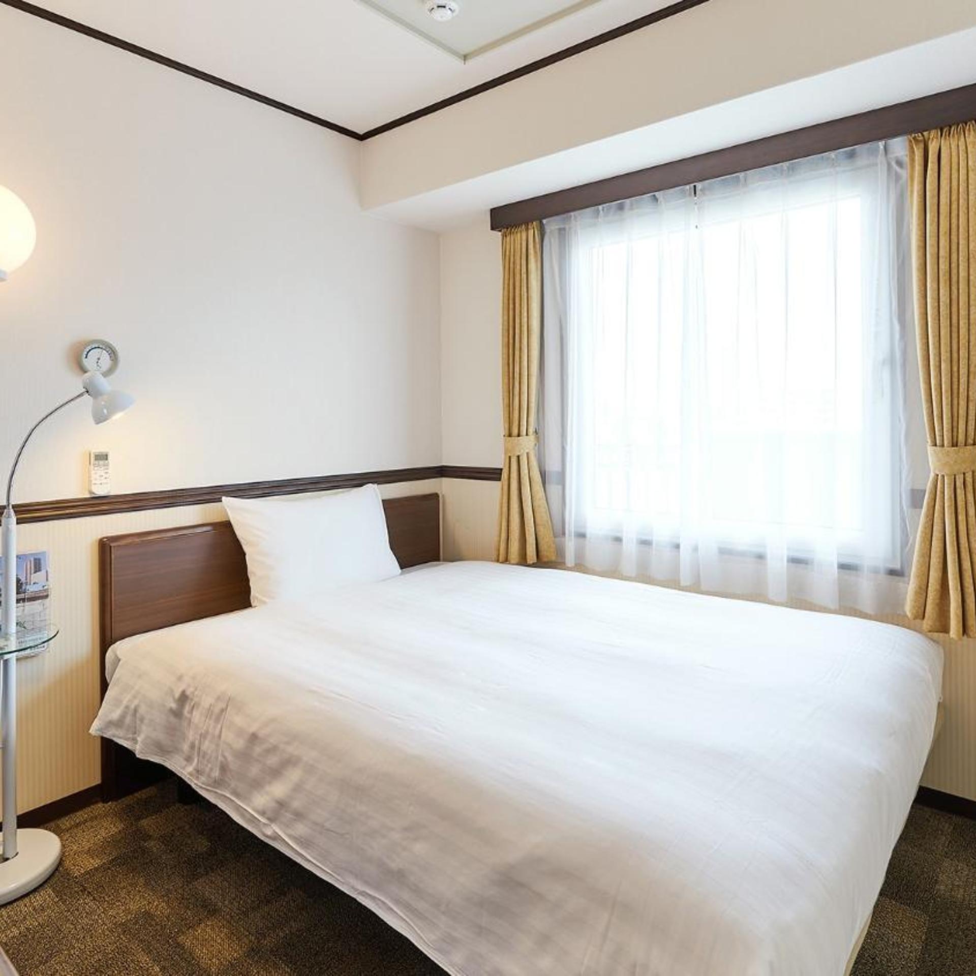 غرفة مفردة بسرير مزدوج للمدخنين