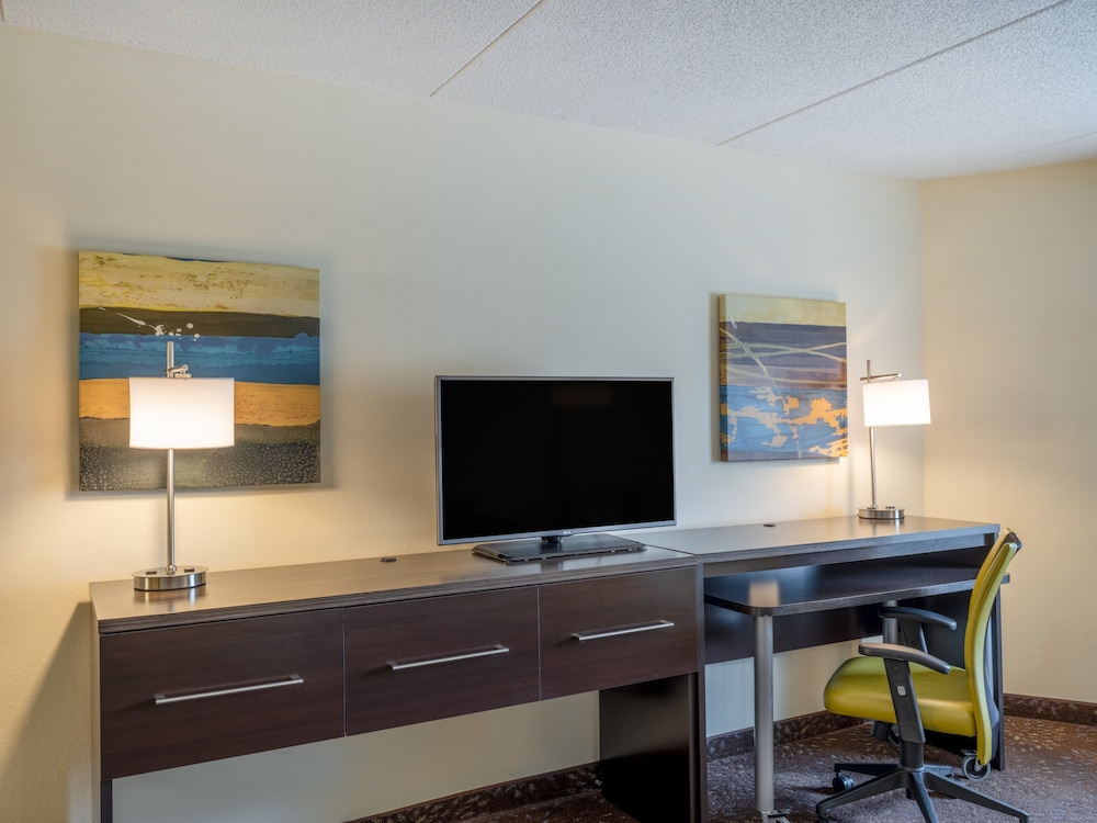 Holiday Inn Greensboro Coliseum 40/45