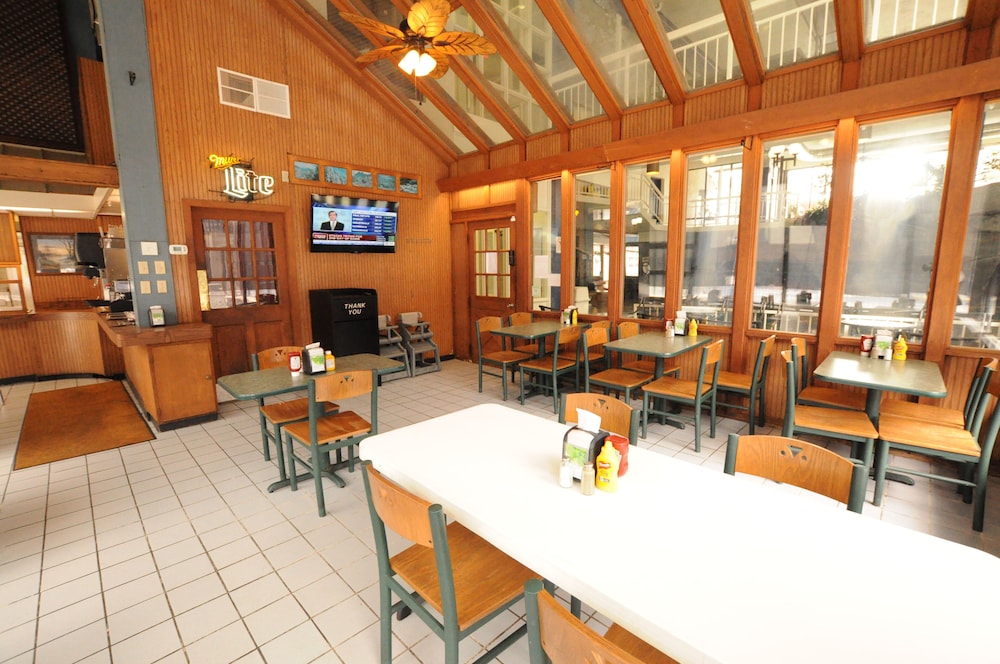 Sidney James Mountain Lodge 32/50